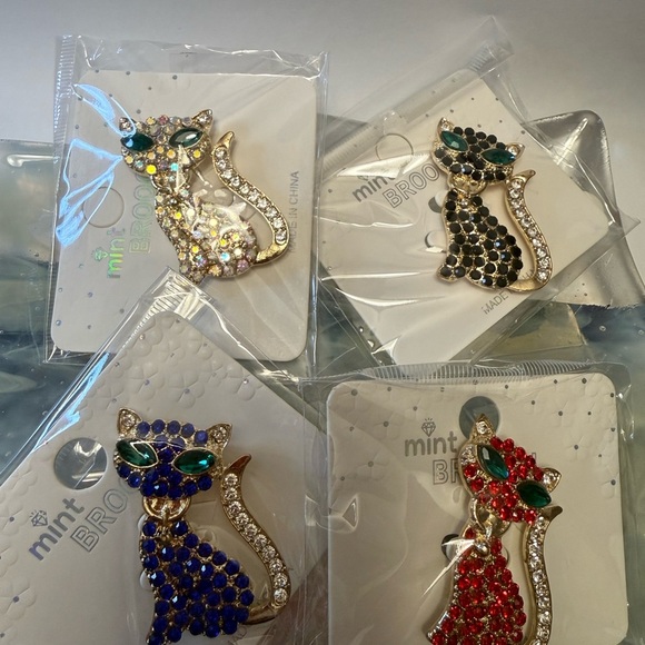 Mint Jewelry - Cute and Colorful Cat Brooch (one)